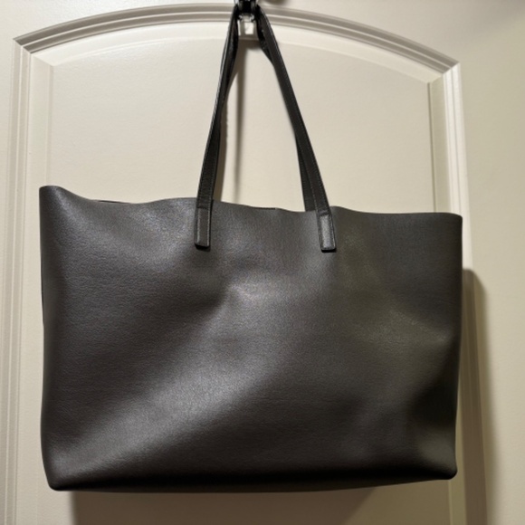 SHOPPING SAINT LAURENT LEATHER TOTE - Picture 8 of 14